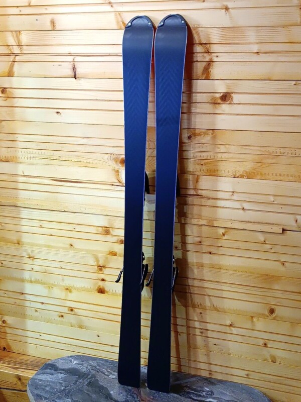 LYŽE VOLKL RACETIGER JR RED 130CM --MODEL 2025--